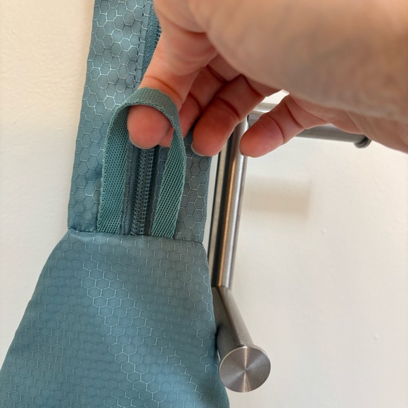 Reebok Cosmos Crossbody Bag Sling Backpack - Picture 3 of 14